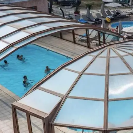 Campingplatz - Piscine - Eeifif